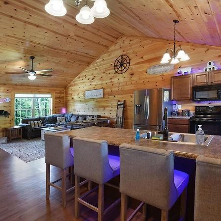 Enchanted Forest Cabin And Teepee! Lights & Laser Show! Private Hot Tub! Unique Stay! Sevierville Buitenkant foto