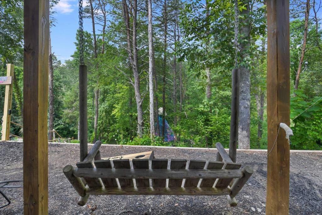 Enchanted Forest Cabin And Teepee! Lights & Laser Show! Private Hot Tub! Unique Stay! Sevierville Buitenkant foto