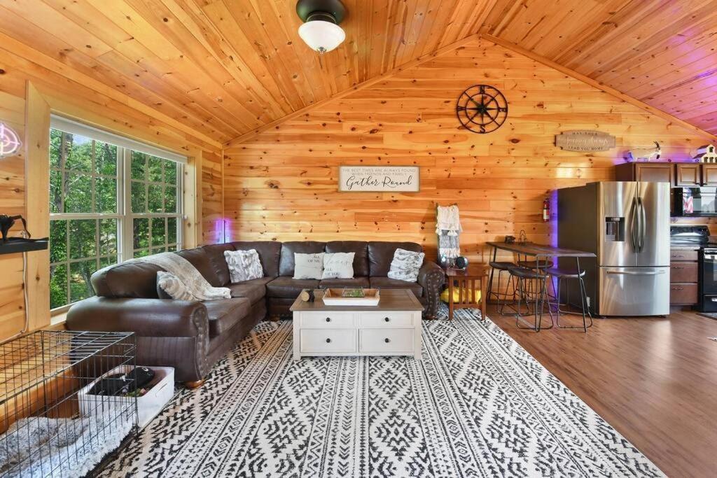 Enchanted Forest Cabin And Teepee! Lights & Laser Show! Private Hot Tub! Unique Stay! Sevierville Buitenkant foto