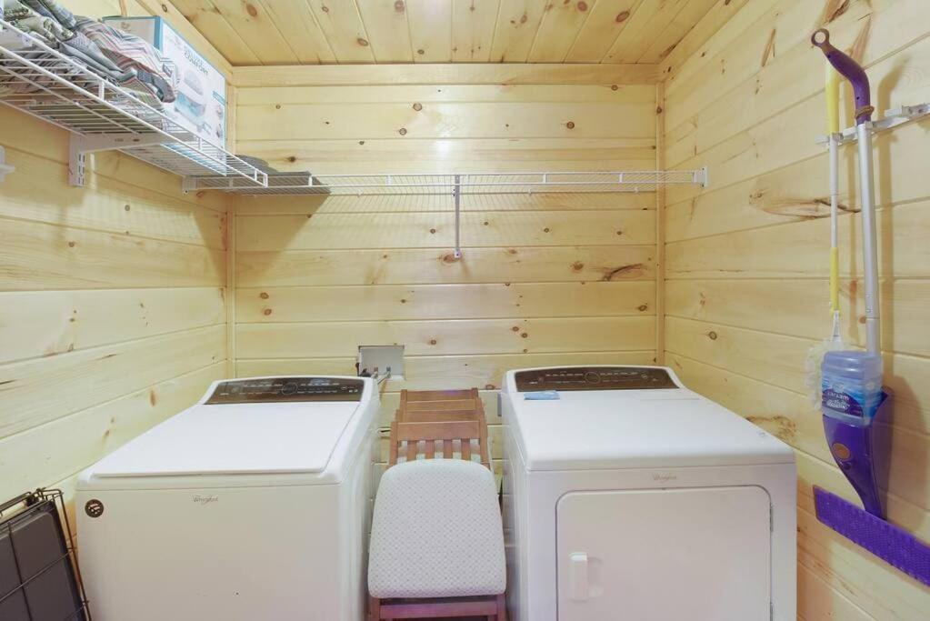 Enchanted Forest Cabin And Teepee! Lights & Laser Show! Private Hot Tub! Unique Stay! Sevierville Buitenkant foto