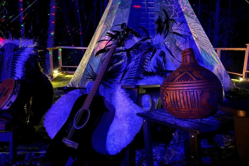 Enchanted Forest Cabin And Teepee! Lights & Laser Show! Private Hot Tub! Unique Stay! Sevierville Buitenkant foto
