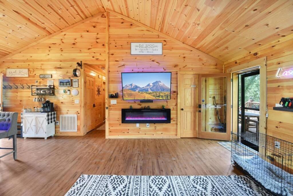 Enchanted Forest Cabin And Teepee! Lights & Laser Show! Private Hot Tub! Unique Stay! Sevierville Buitenkant foto