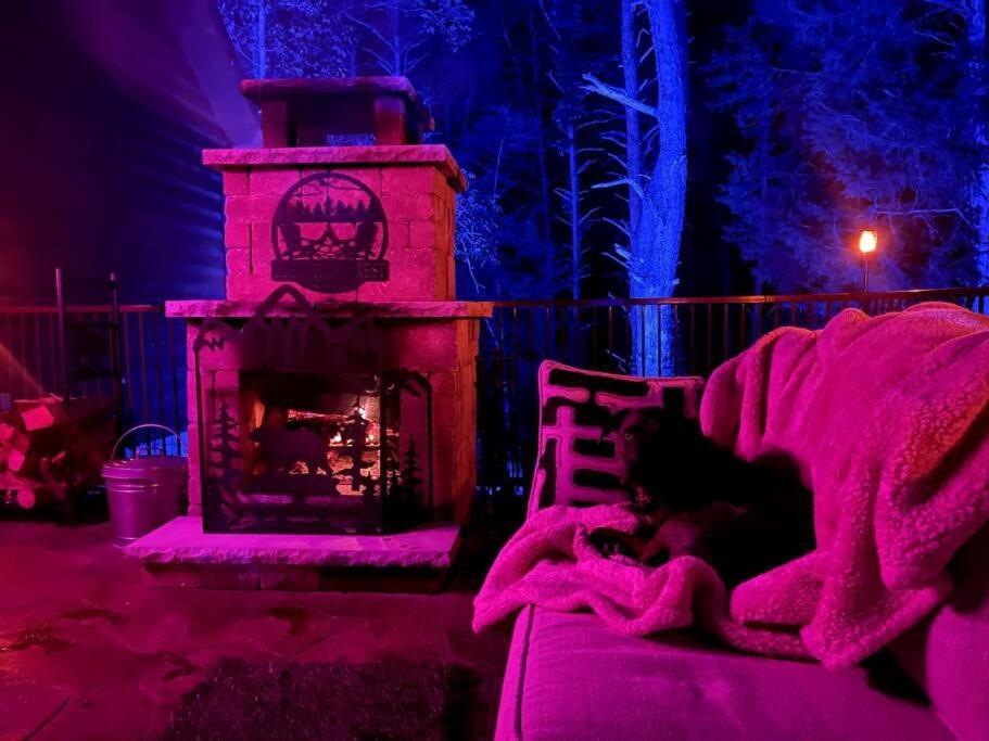 Enchanted Forest Cabin And Teepee! Lights & Laser Show! Private Hot Tub! Unique Stay! Sevierville Buitenkant foto