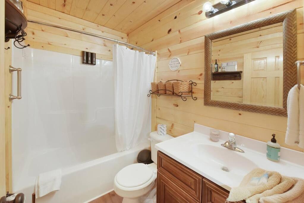 Enchanted Forest Cabin And Teepee! Lights & Laser Show! Private Hot Tub! Unique Stay! Sevierville Buitenkant foto