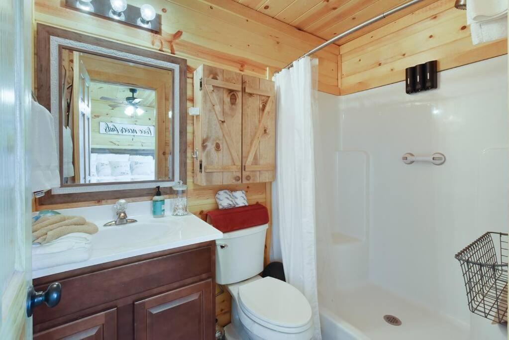 Enchanted Forest Cabin And Teepee! Lights & Laser Show! Private Hot Tub! Unique Stay! Sevierville Buitenkant foto
