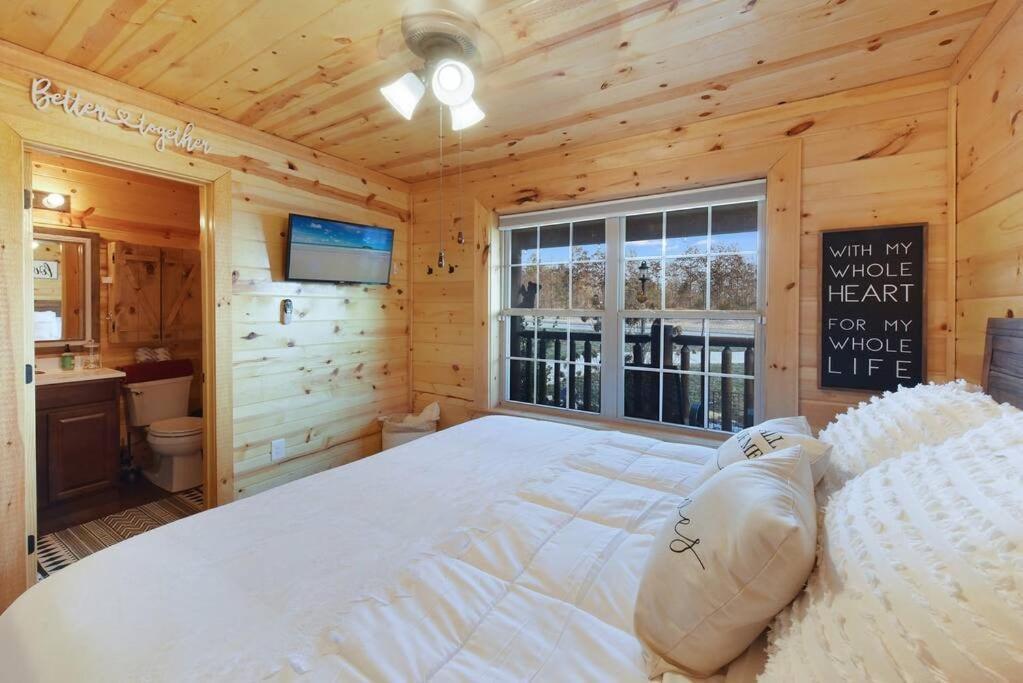 Enchanted Forest Cabin And Teepee! Lights & Laser Show! Private Hot Tub! Unique Stay! Sevierville Buitenkant foto